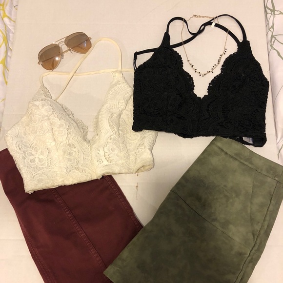 Backless Lace Top - Picture 2 of 4